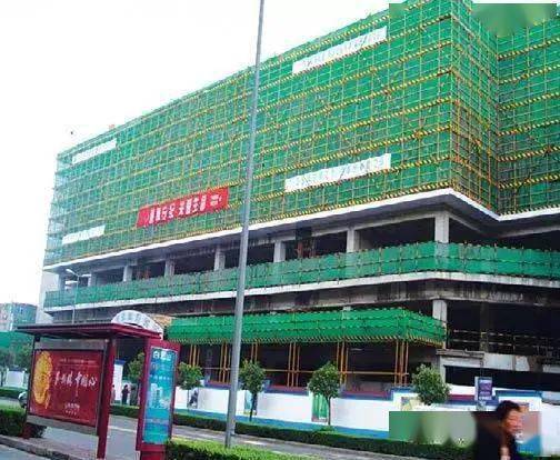 湖南省中方縣一水泥廠在建工程發(fā)生一起腳手架垮塌事故,3人下落不明